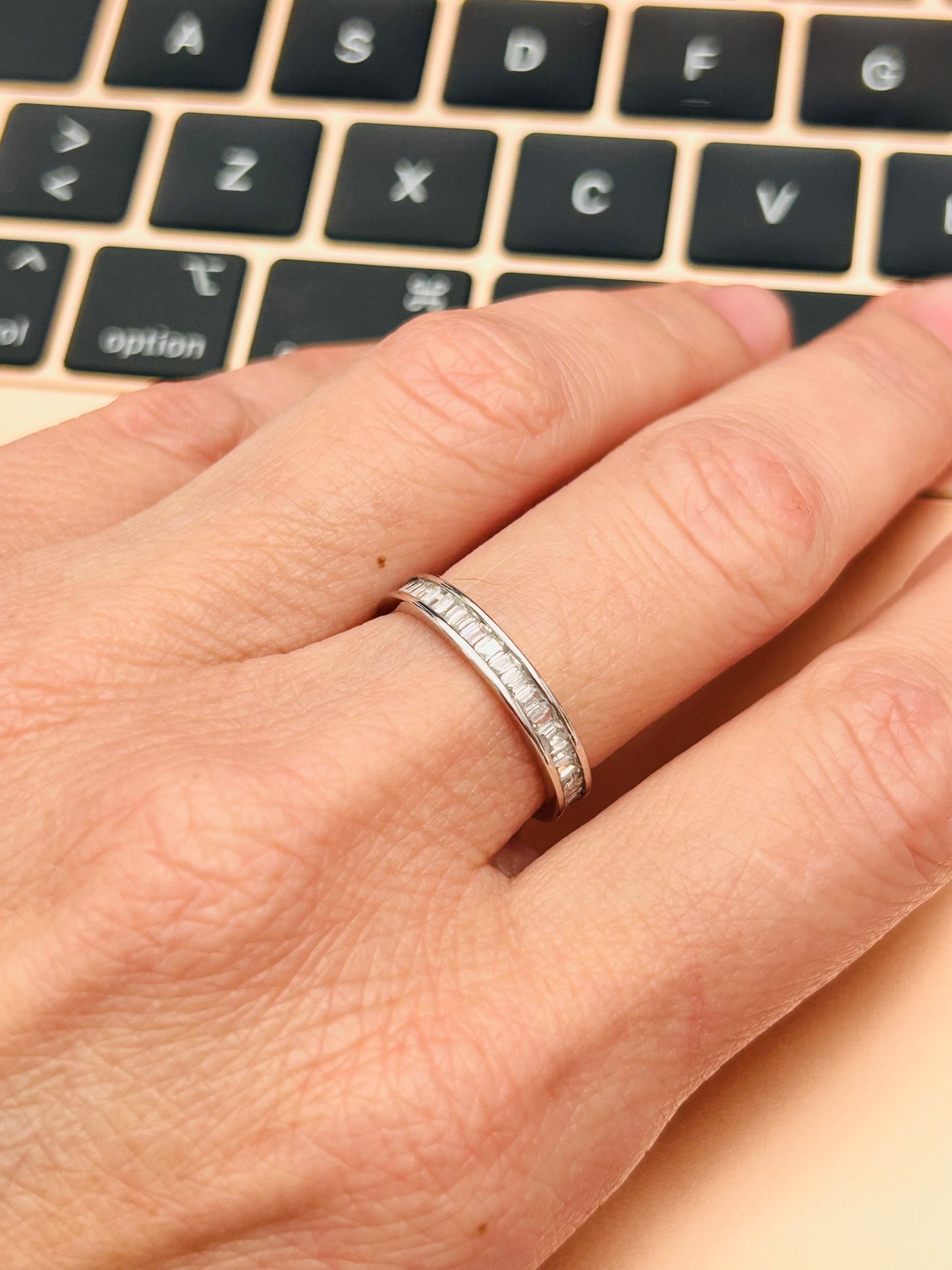 Anello Eternity con zirconi taglio Carré da 2mm