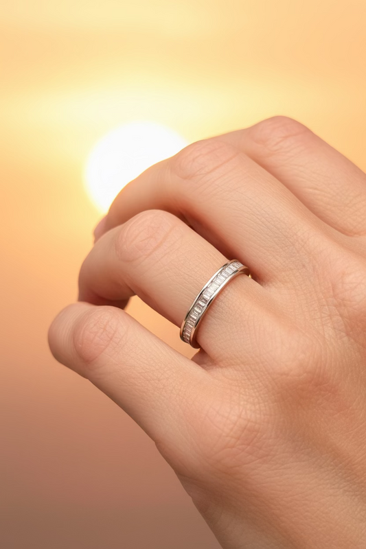 Anello Eternity con zirconia taglio Carré da 2mm